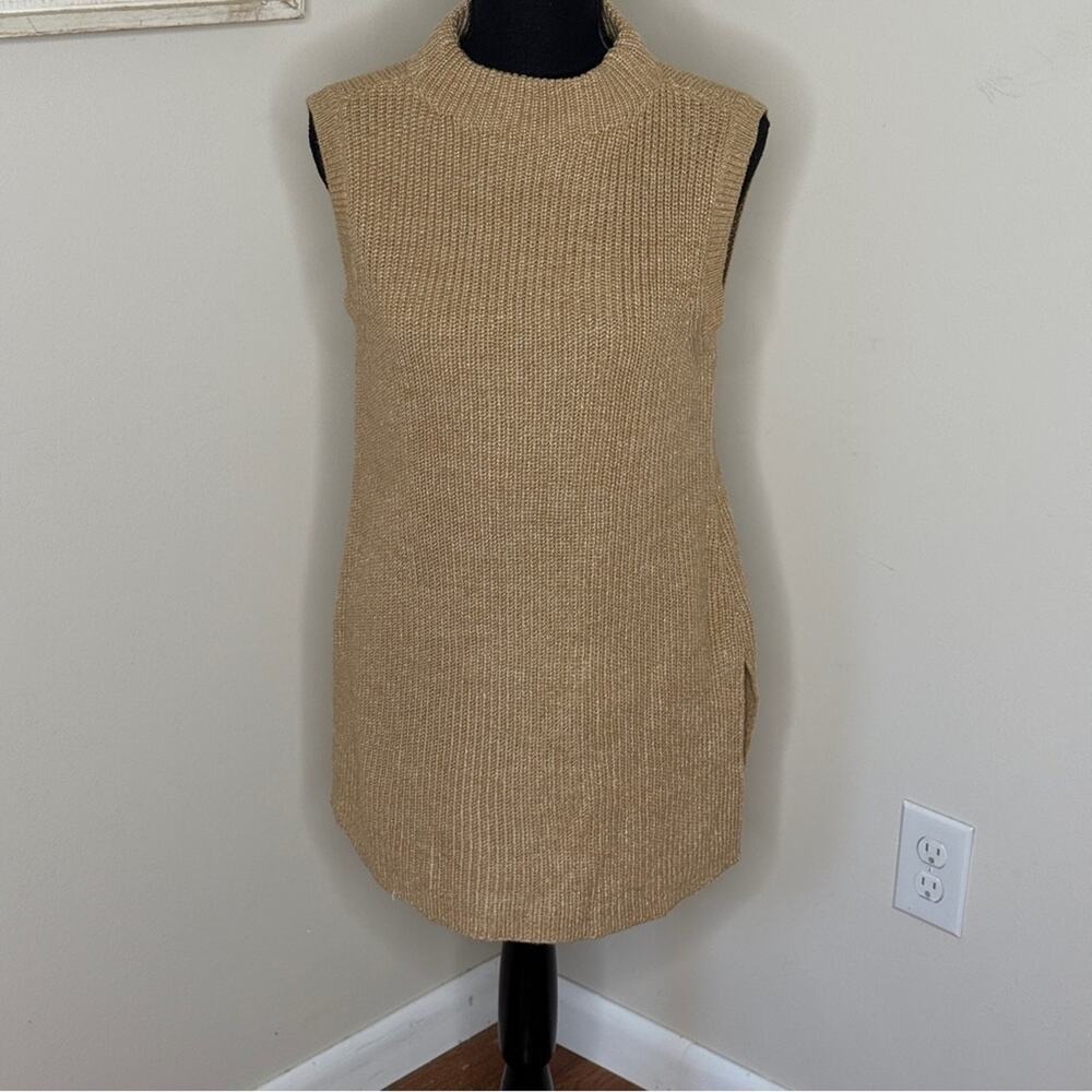 Chico’s Sleeveless Knit Sweater Gold Shimmer Size 1/M